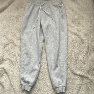 Lululemon jogger!